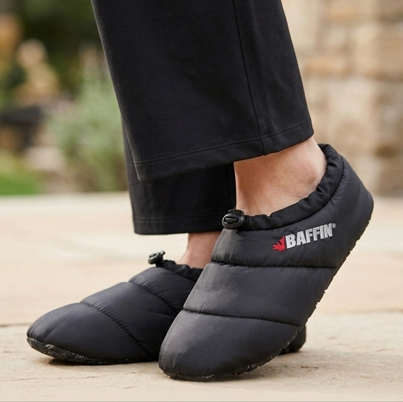 Baffin Shoes - Baffin Black Quilted Puffer Slippers XL Unisex Insulated Slip-On Winter Shoes